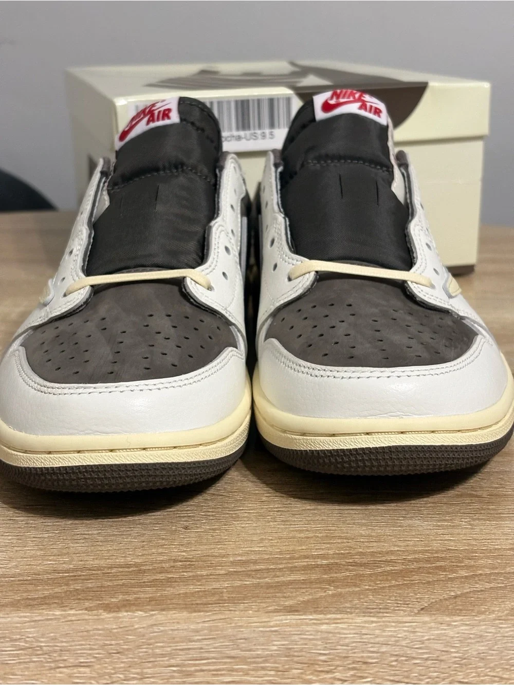 Jordan 1 low × Travis Scott Reverse Mocha